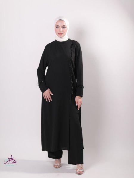 أسود