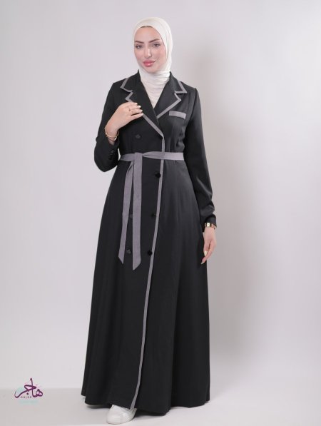 أسود